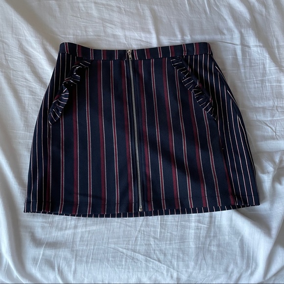 NWT BCBGeneration Striped Ruffle Pocket Mini Skirt Size 10 - Picture 7 of 10